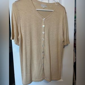 David Dart Medium Button down short sleeve Sweater material top.